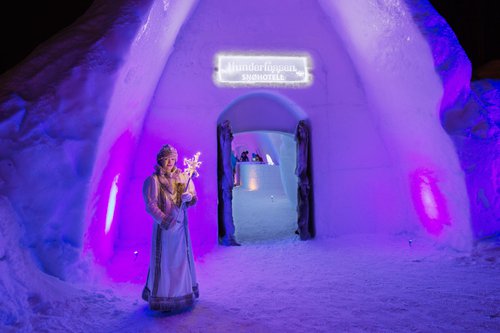 Hunderfossen-VinterparkIskatedralen_GeirOlsen (1).jpg